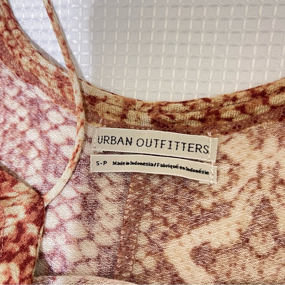 Urban Outfitters Cropped Snake Print Spaghetti Strap Top - Picture 4 of 6